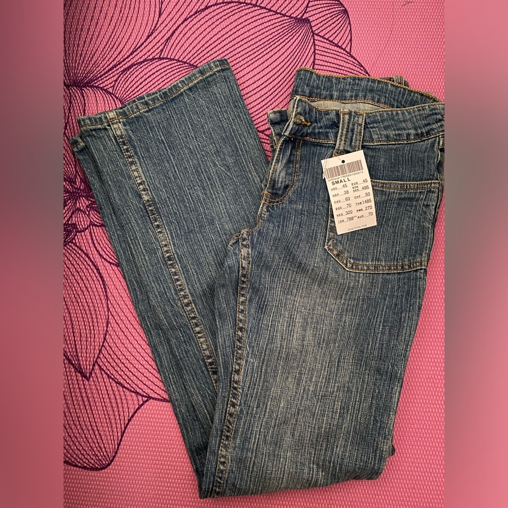 NEW ✨ brandy low rise jeans with a side pocket at the bottom!